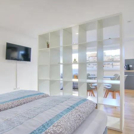 Modernes Wohlfuehl-apartment Mit Glasfaser-wlan, Parkplatz In Der Naehe & Kueche In Apartamento Bad Wimpfen